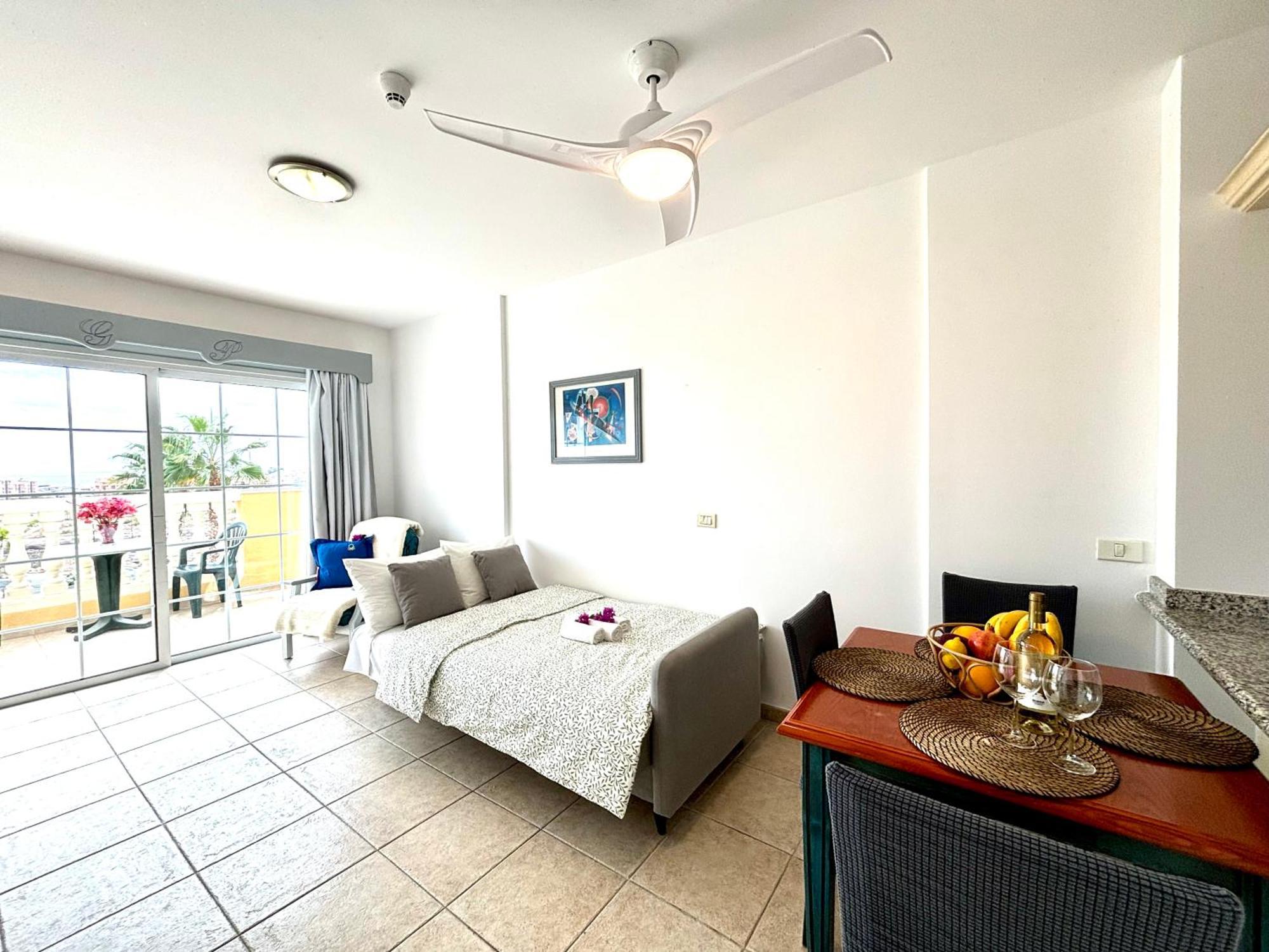 Happy Granada Apartment Los Cristianos  Exterior photo